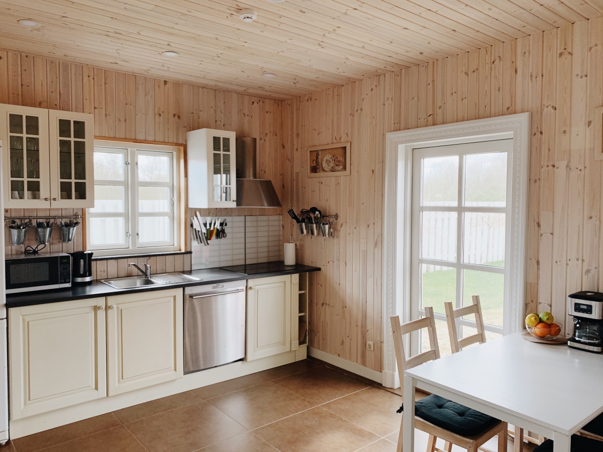 266EE5C2-3DD0-41E5-BBD8-BDFDC2D8C82E                                         